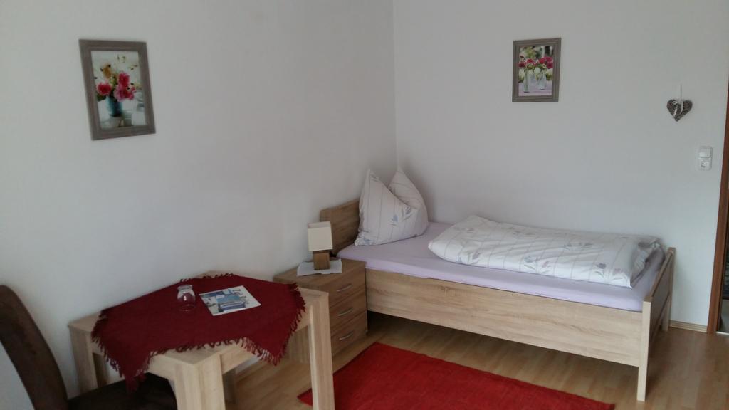 Gaestehaus Poeppl Unterwössen Kamer foto